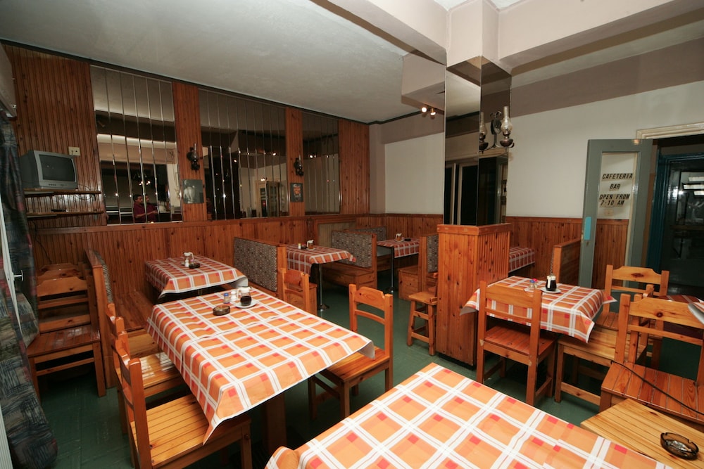Alma Hotel 39/44