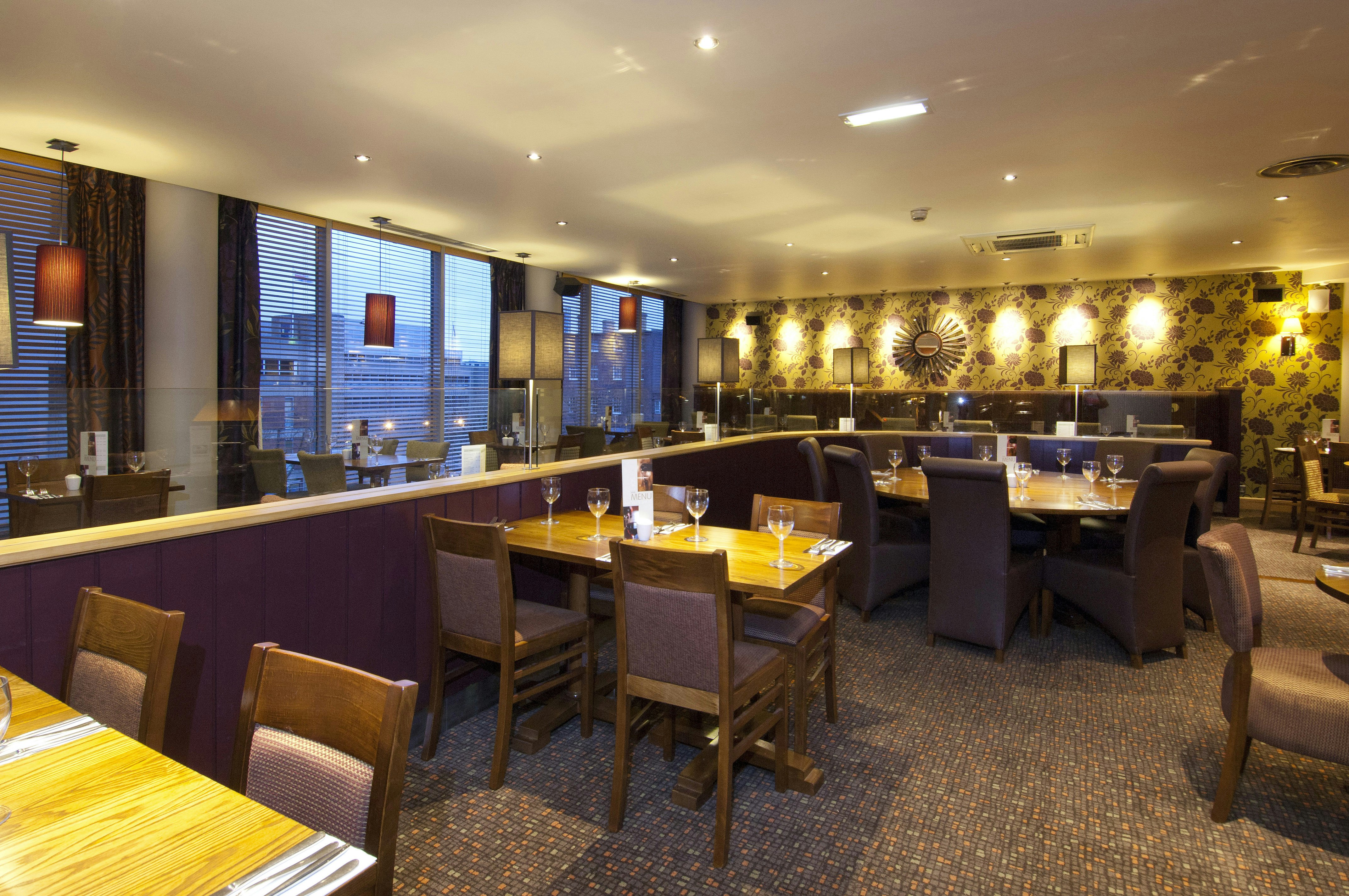 Premier Inn Sheffield City Centre (Angel Street) 33/49