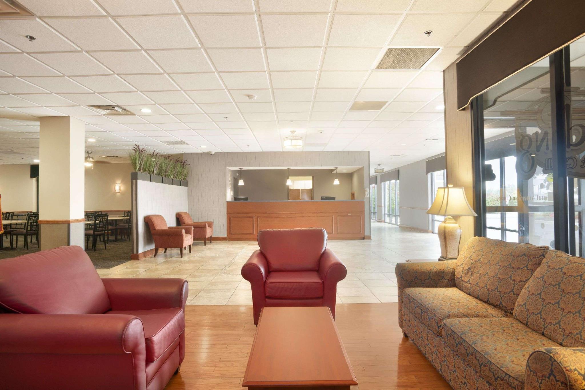 Comfort Inn & Suites Buffalo Airport 37/55