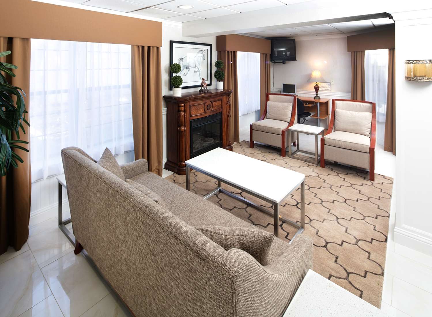Red Lion Inn & Suites Auburn 18/36