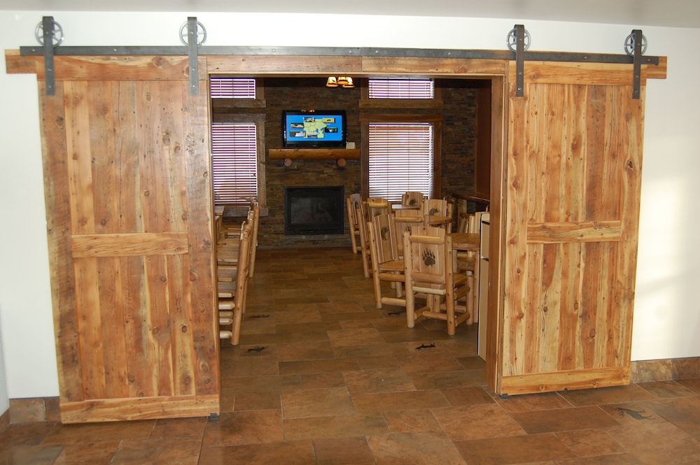 Kelly Inn West Yellowstone Hotel 8/50