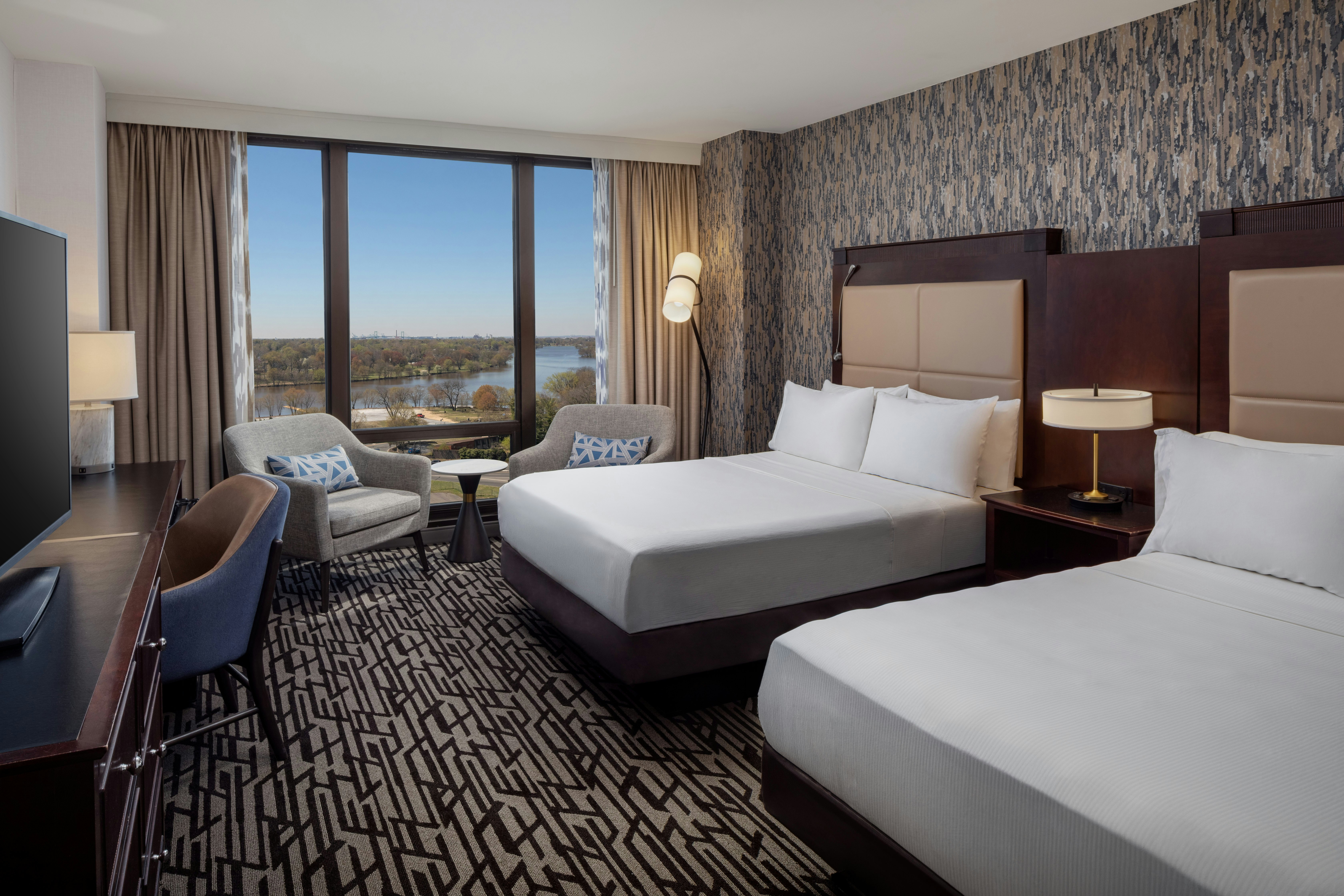 Room, 2 Queen Beds, with View, Corner