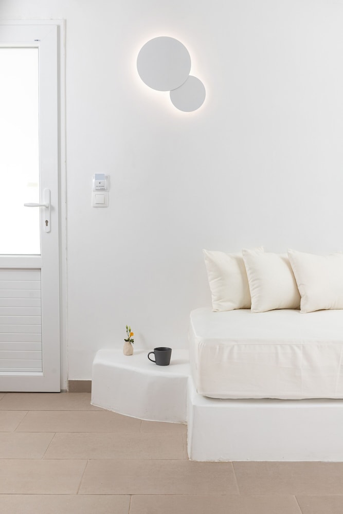 Voca Hotel & Suites 27/40