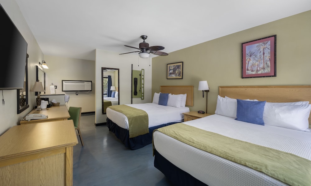Caliente Tropics Hotel 22/34