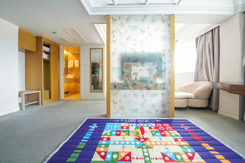Warwick Hotel Cheung Chau 41/48