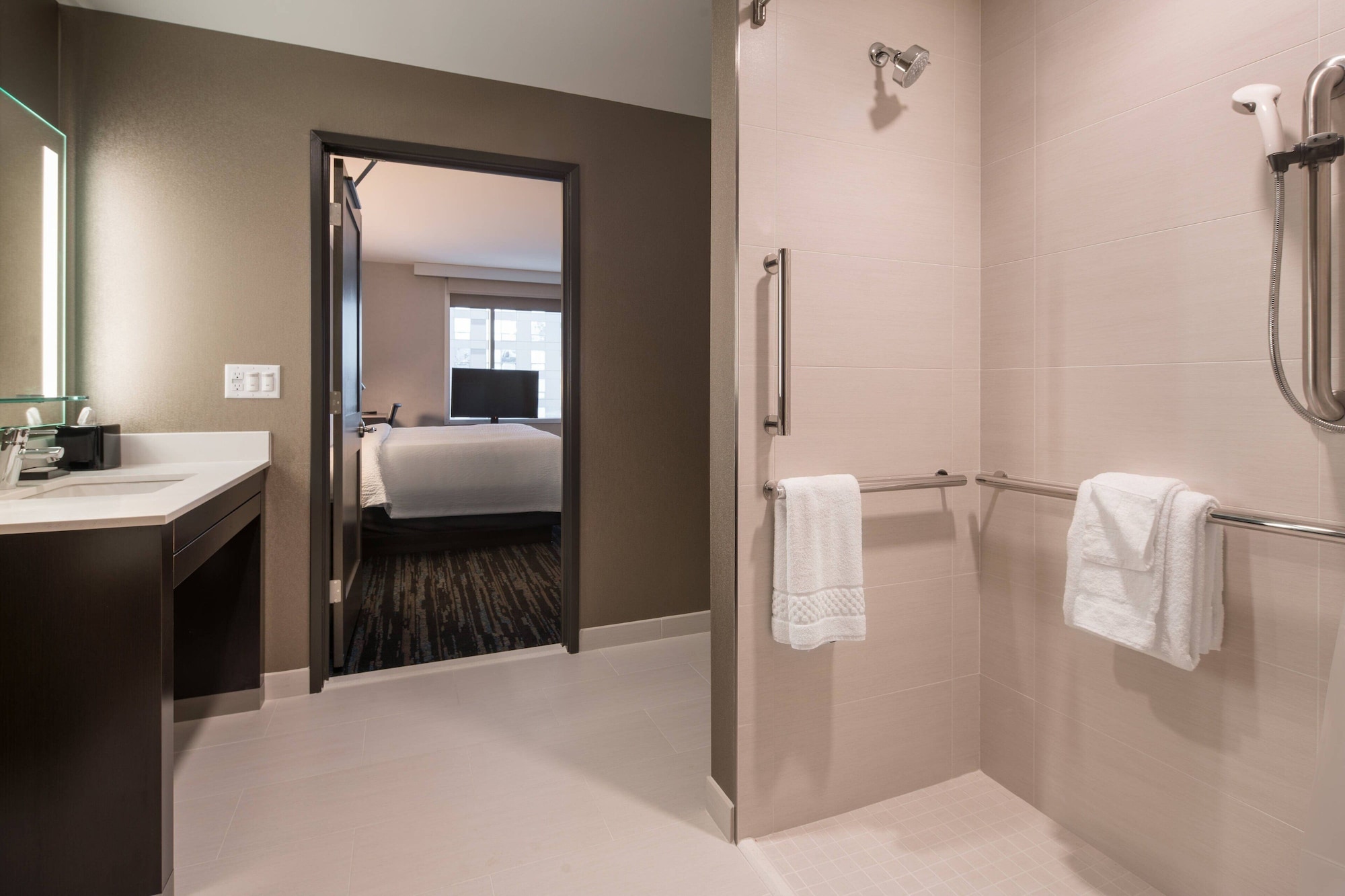 جناح استوديو بسريرين كوين مع أريكة لذوي الإعاقة، RESIDENCE INN SEATTLE DOWNTOWN/CONVENTION CENTER 5/7