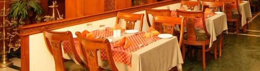 Shree Panchratna Hotel 22/26