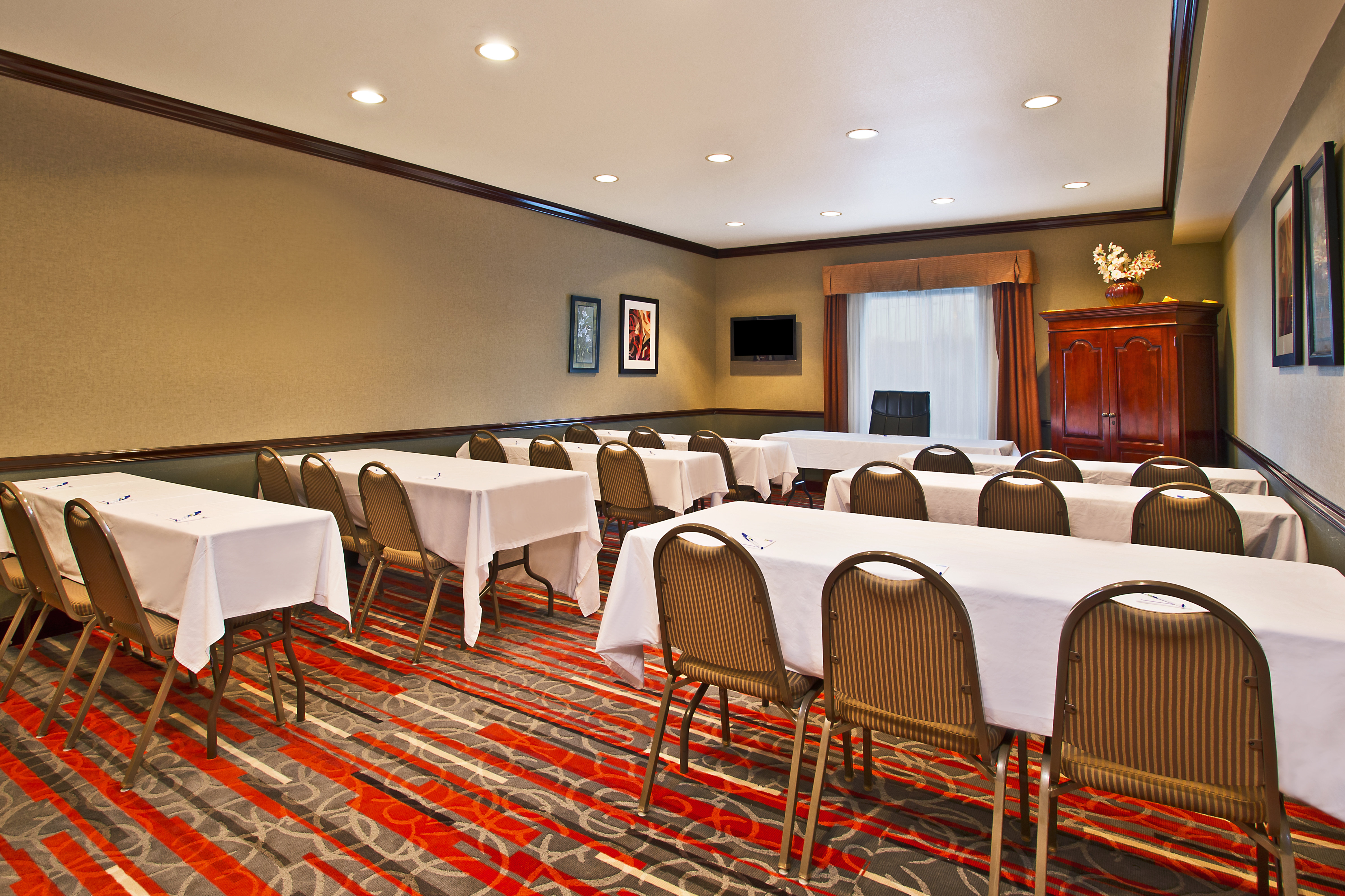 Holiday Inn Express & Suites Columbus SE - Groveport 47/51