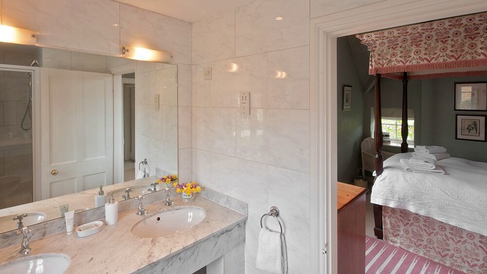 Epsom Cottage 23/24