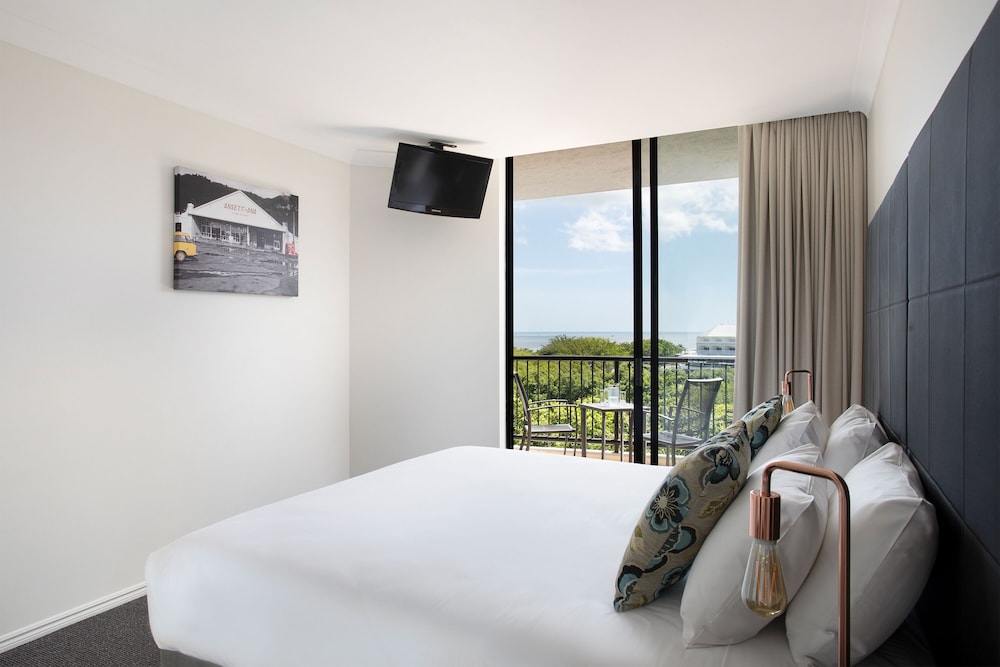 2 Bedrooms, Apartment, 2 King Beds, Esplanade View, Dual Key، Mantra Esplanade Cairns 2/6