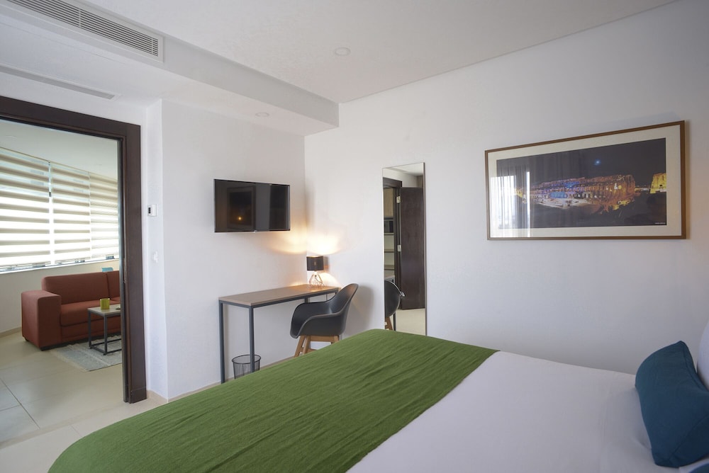 Maia Hotel Suites 11/44