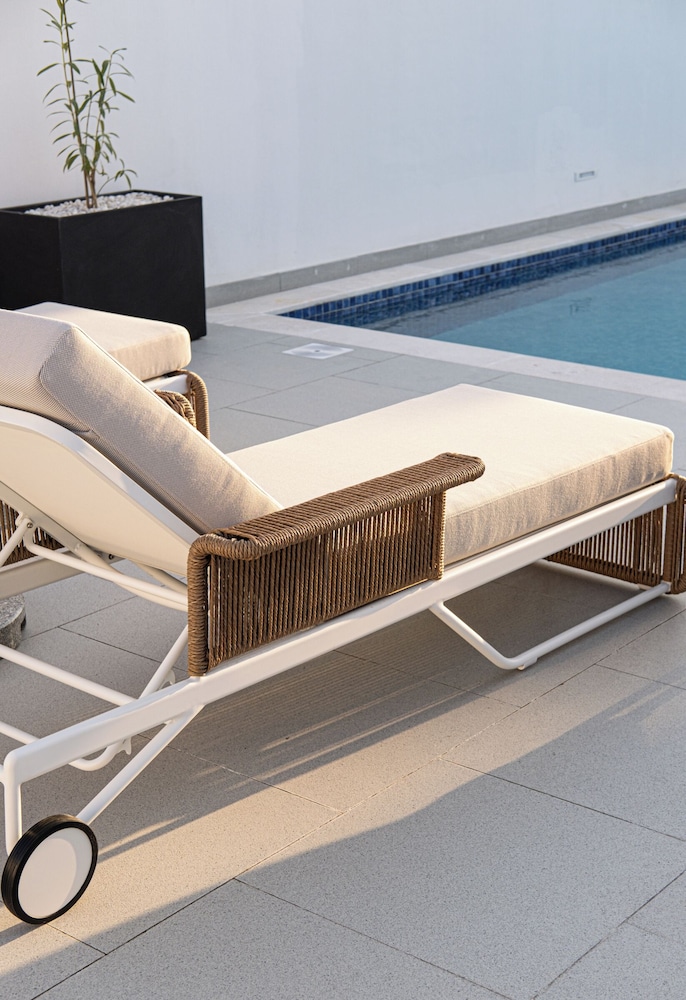Studio M Muscat 40/43