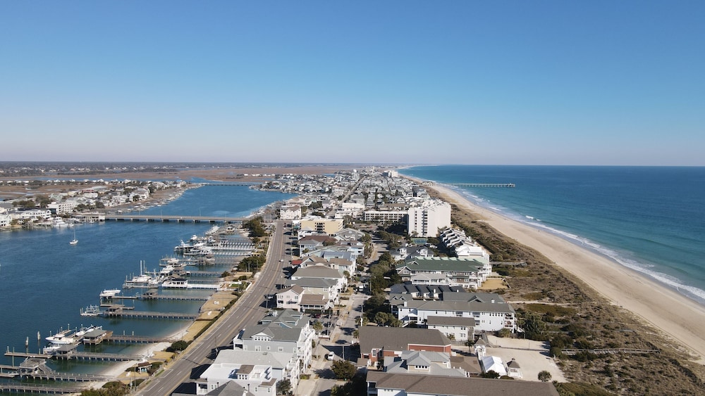 Blockade Runner Beach Resort 67/70