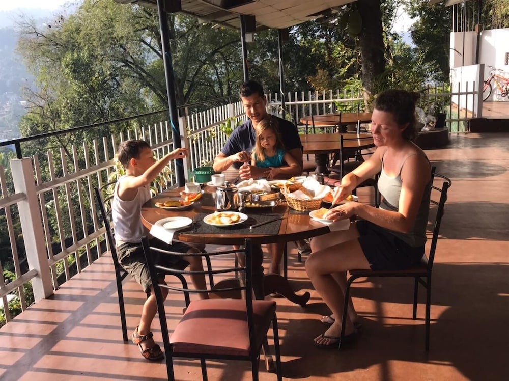 Tamarind Tree Inn 29/47