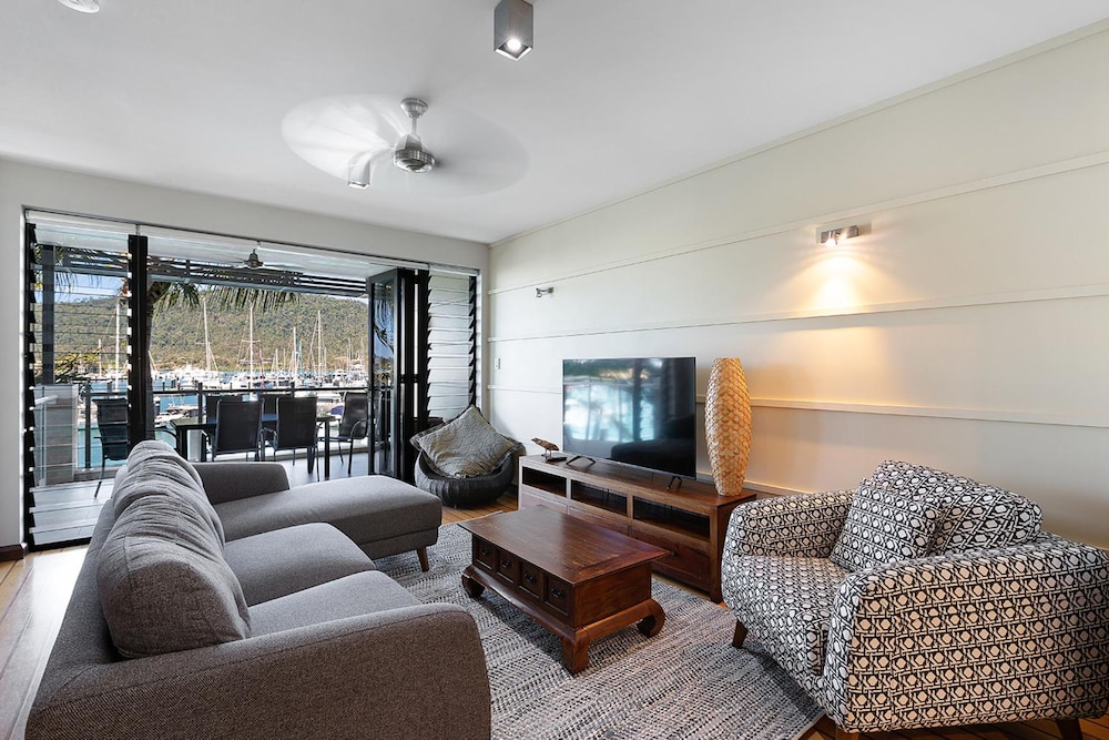 The Boathouse Apartments 46/70