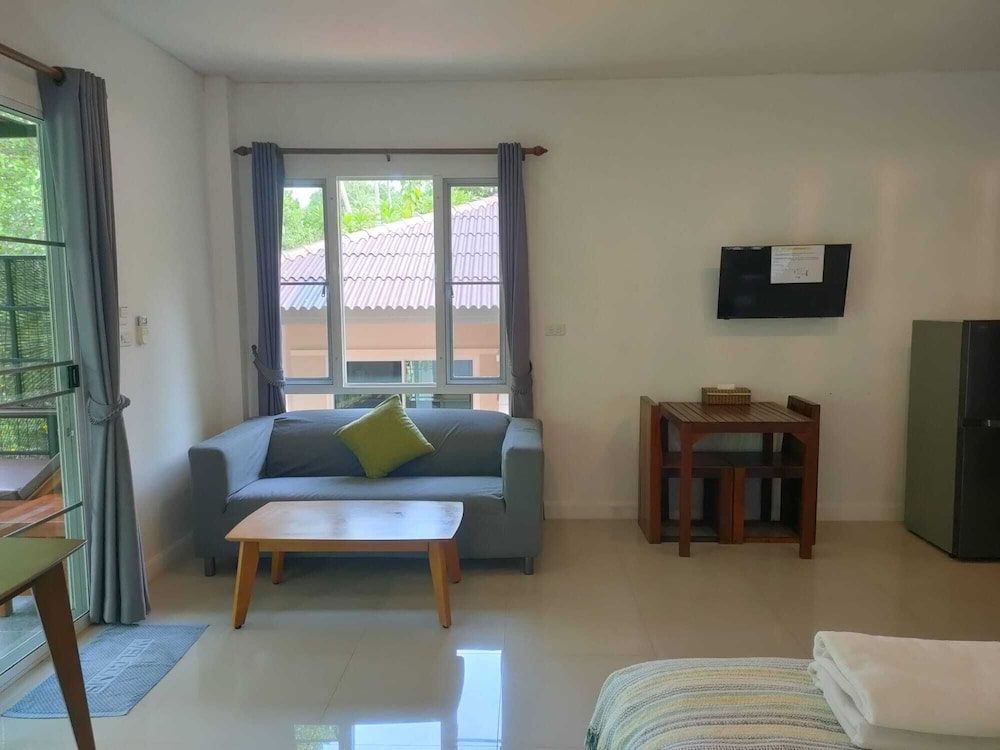 Phangan Akuna 24/47