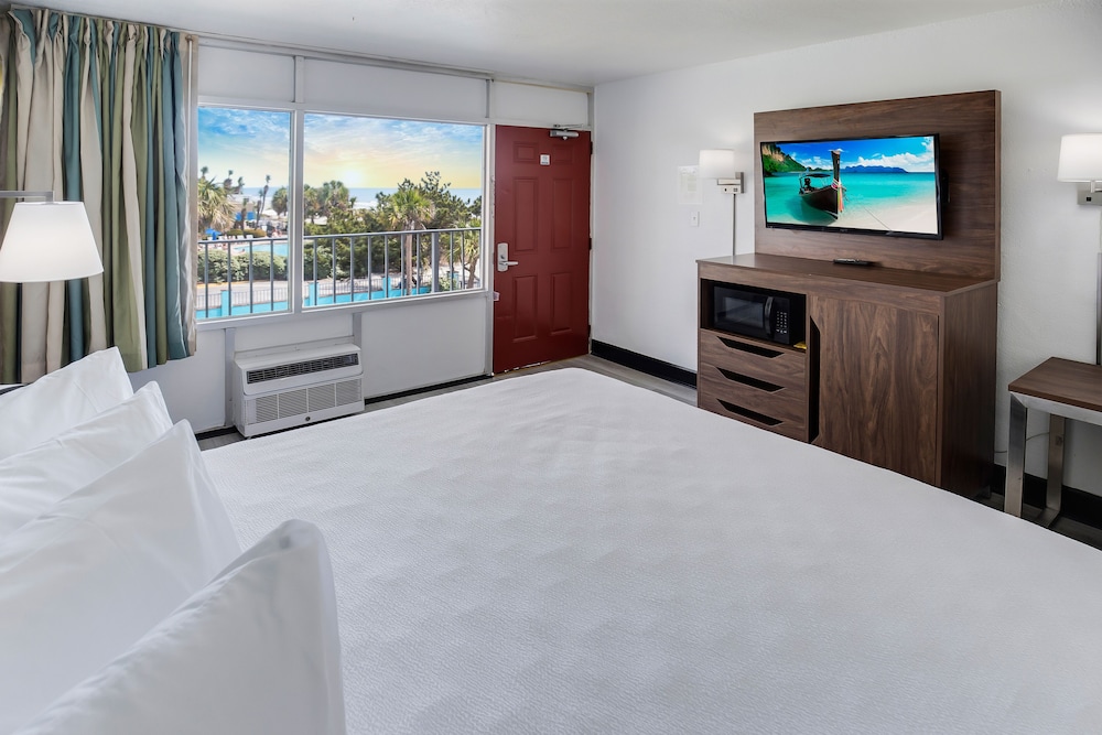 Blu Atlantic Oceanfront Hotel Suites 25/59