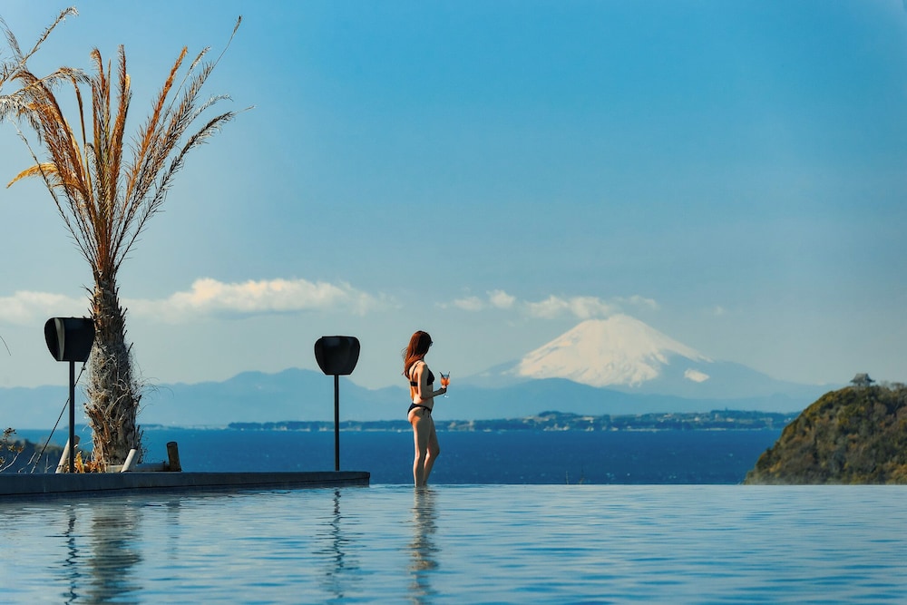 Botanical Pool Club 48/56