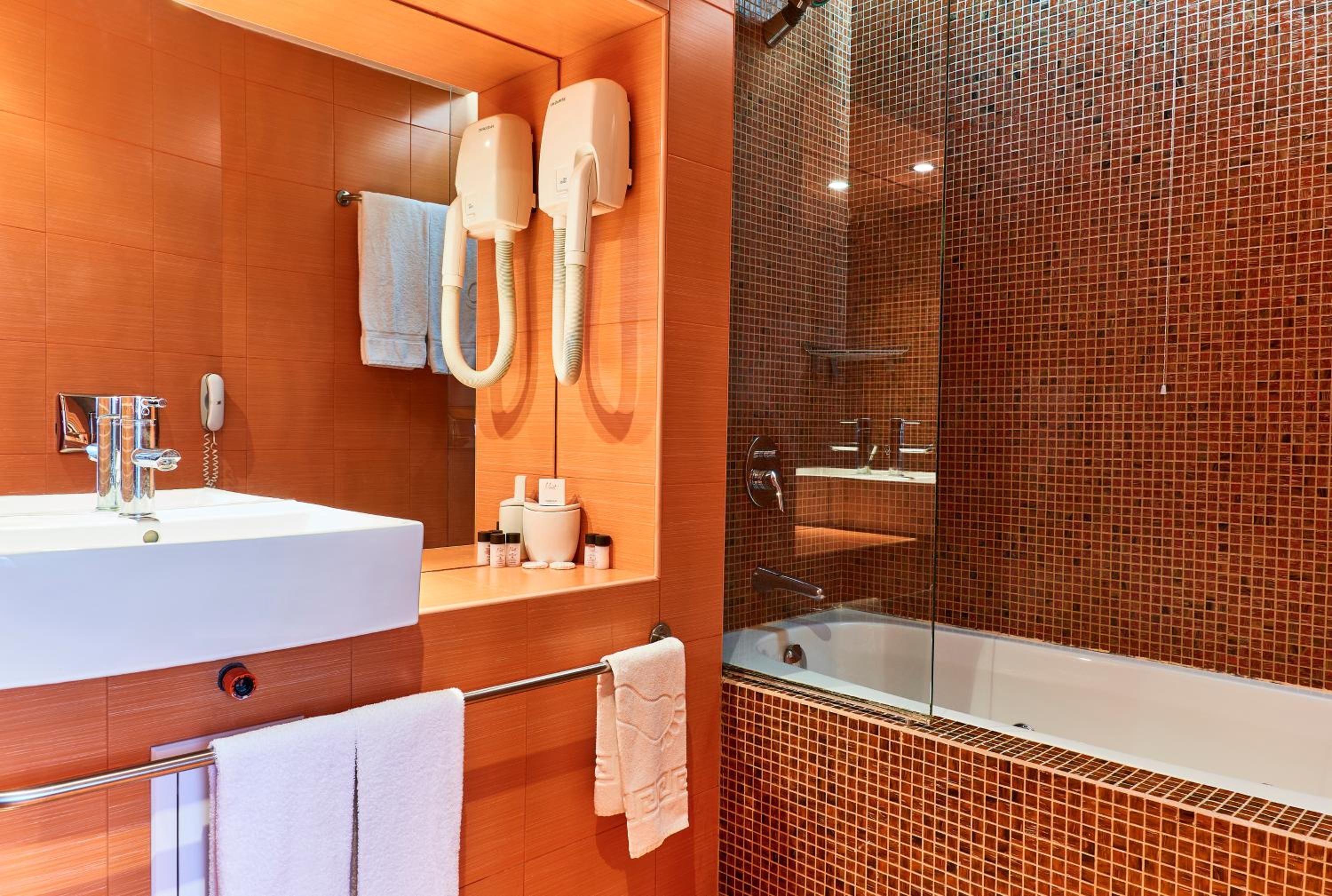 Mirena Hotel 49/50