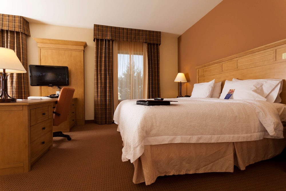 Hampton Inn & Suites Riverton 19/73