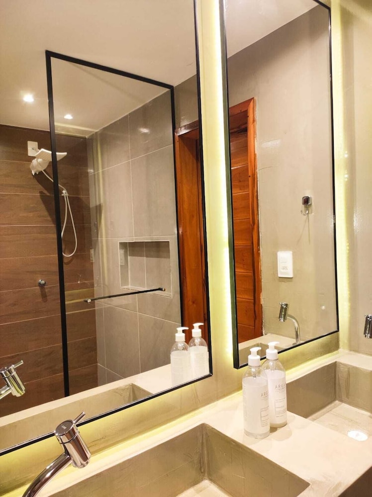 Hotel Icarai Beach 42/43
