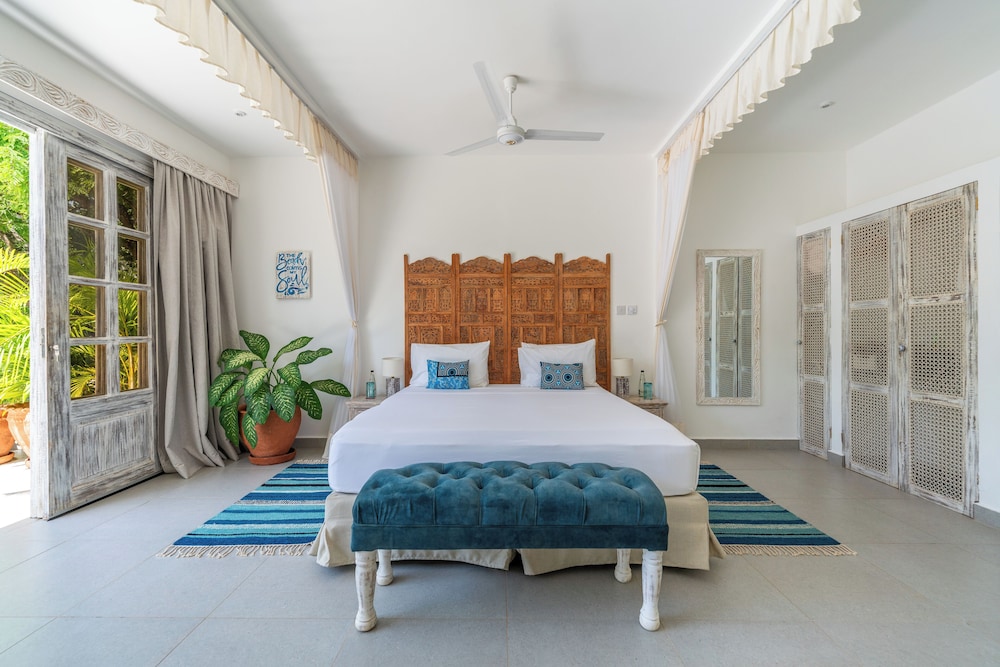 Nomad Beach Resort 21/76