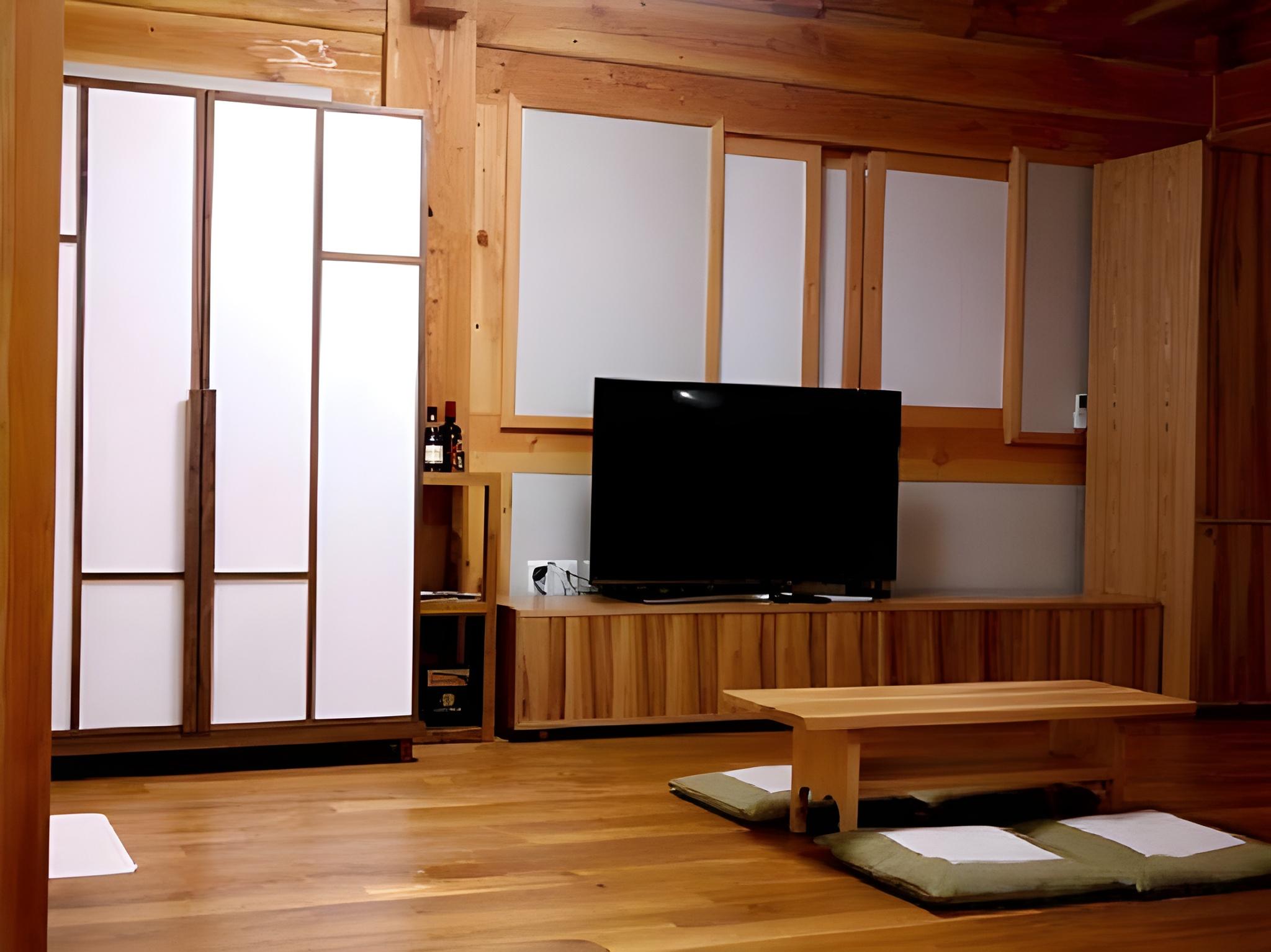 ONDOL, FAMILY SUITE