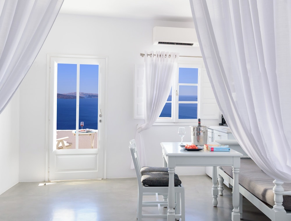 Thirea Suites and Studios - Adults Only 10/50