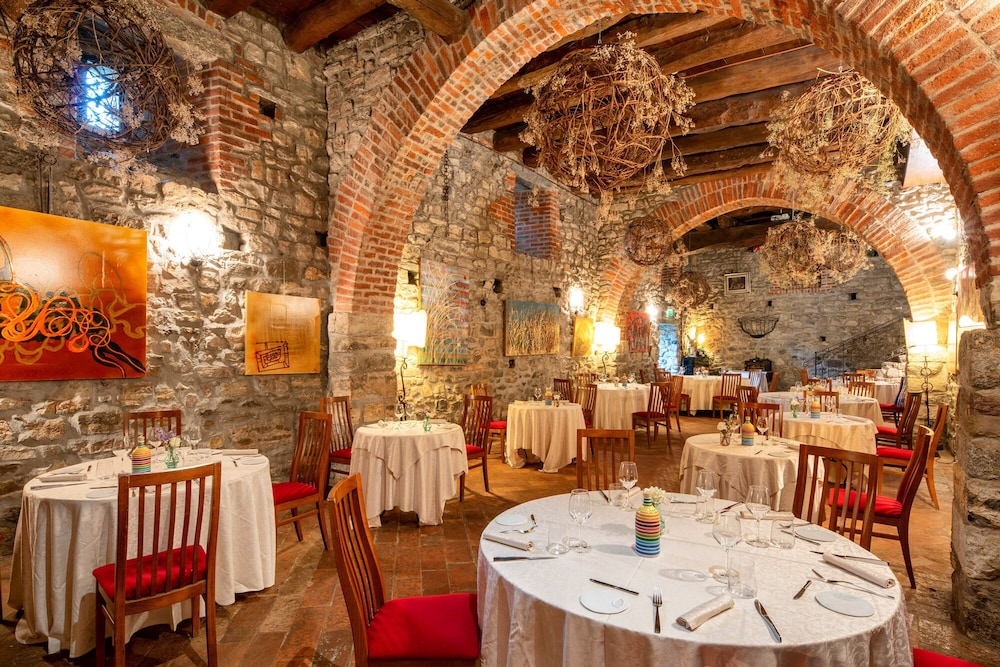 Hotel Castello Di Casiglio 60/79