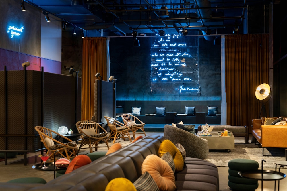 Moxy Oakland Downtown 36/44
