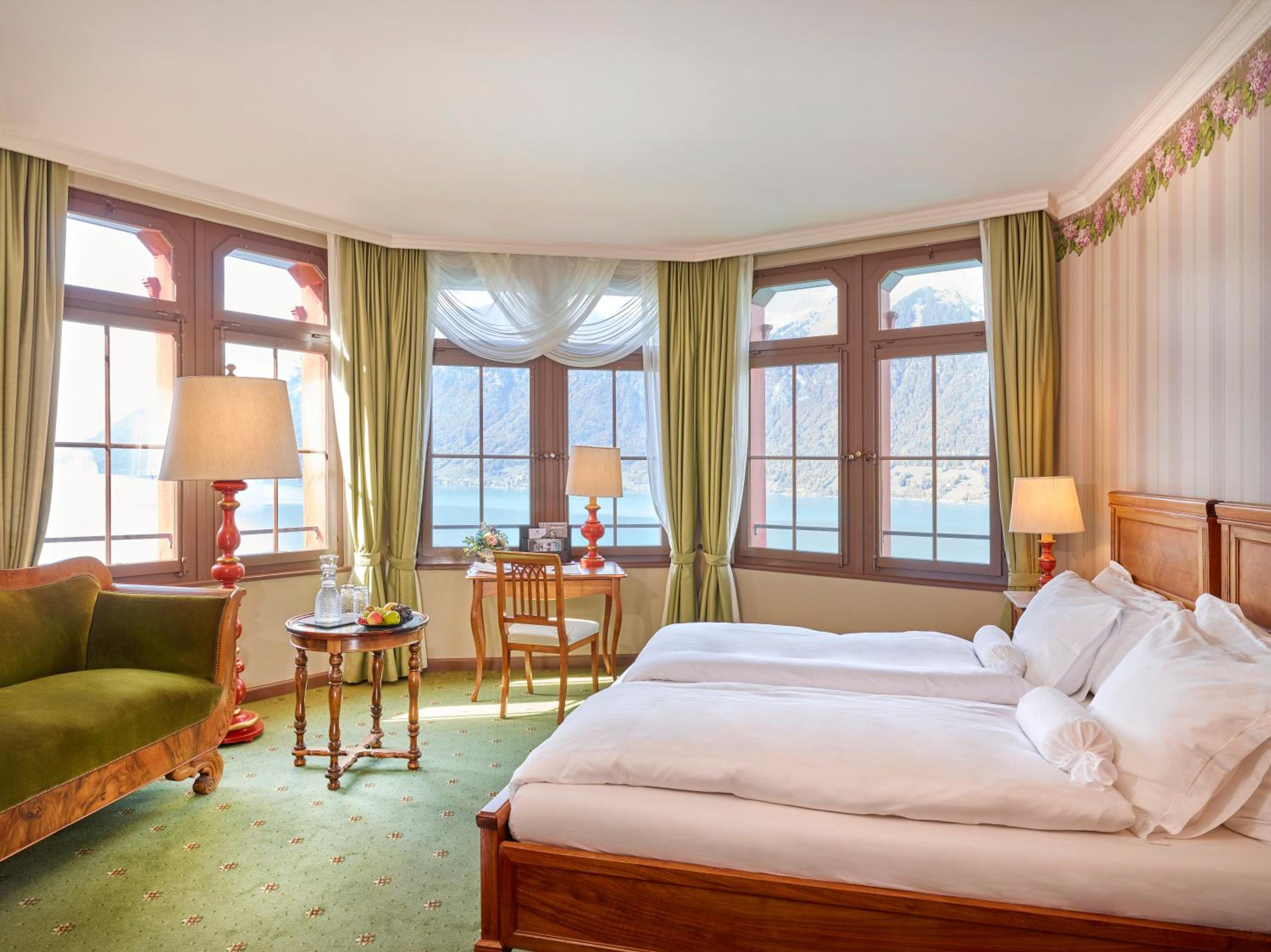 Elegant, Suite