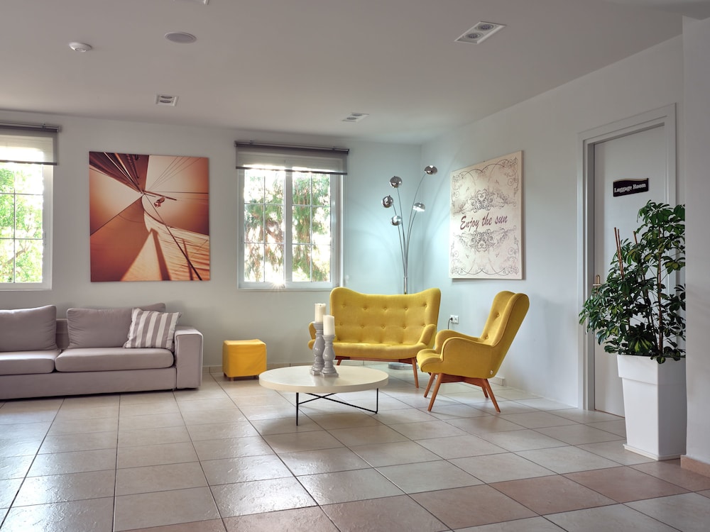 Koukounaria Hotel And Suites 55/74