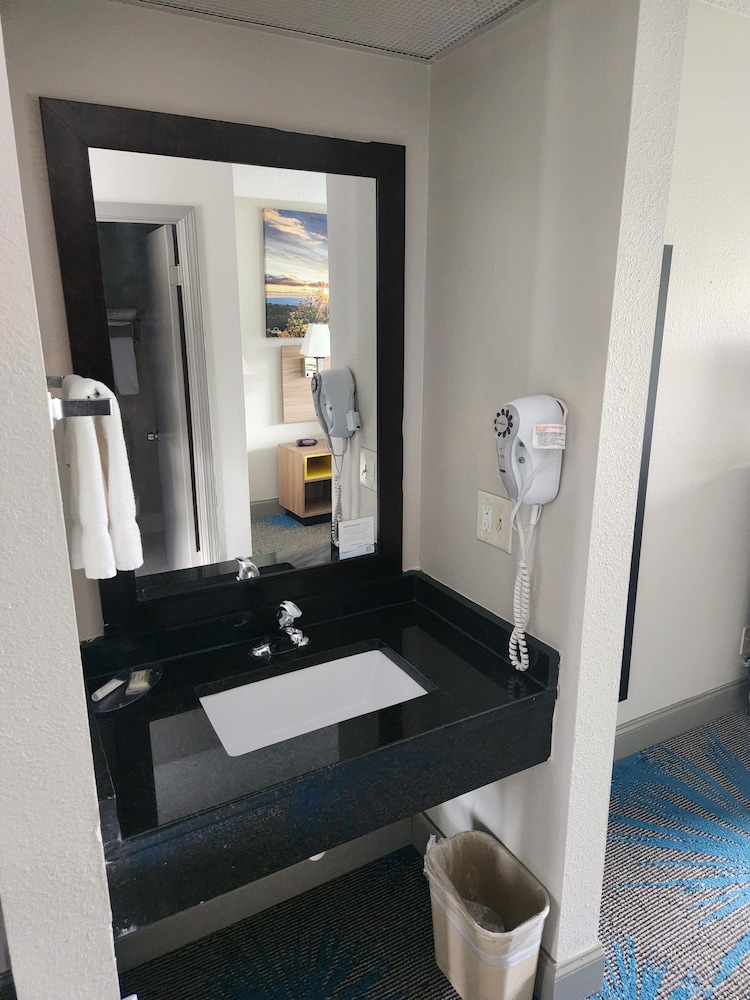 Days Inn by Wyndham Dahlonega 49/49