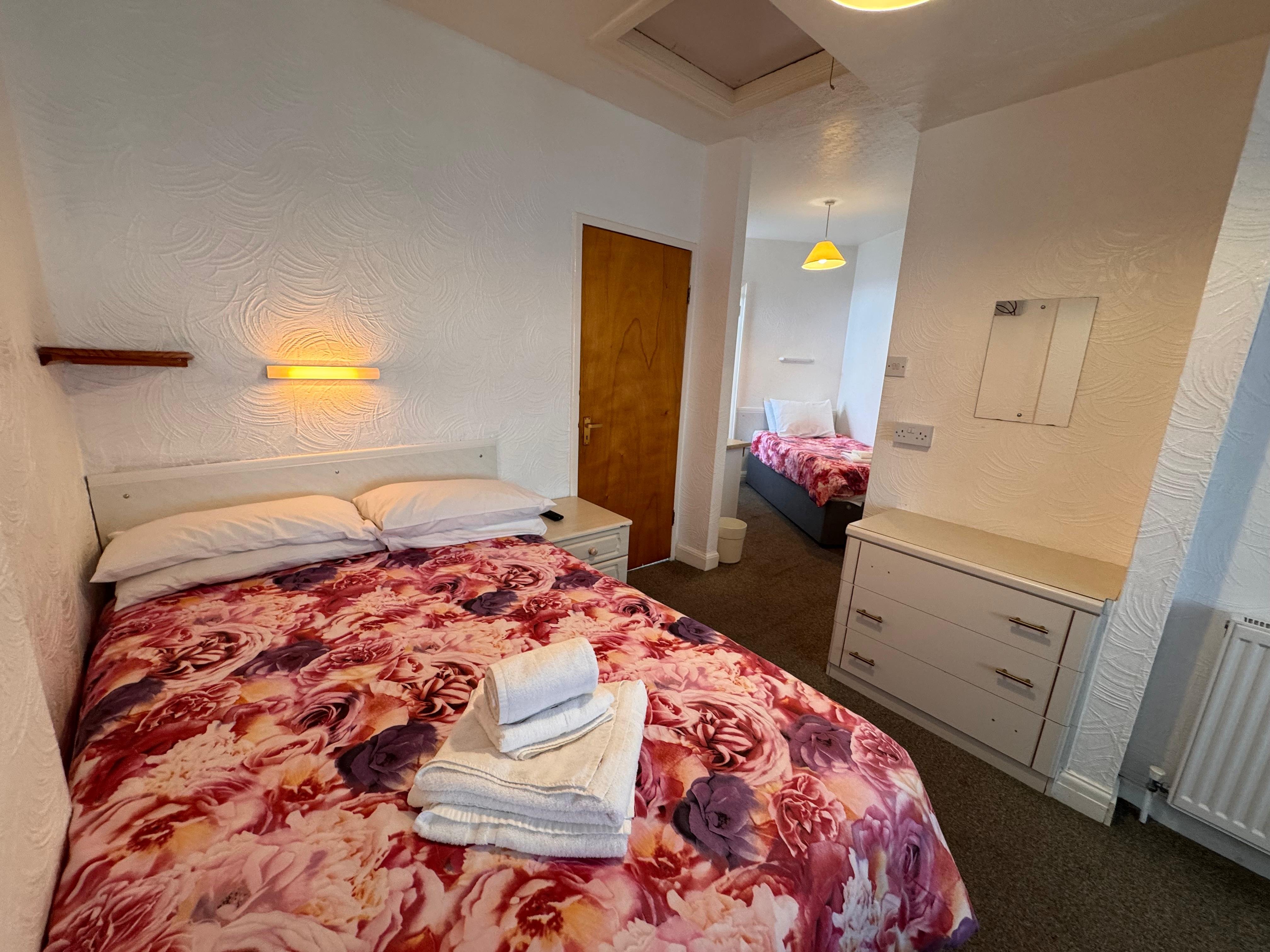 RideSide Hotel, next to Pleasure Beach Blackpool 45/65