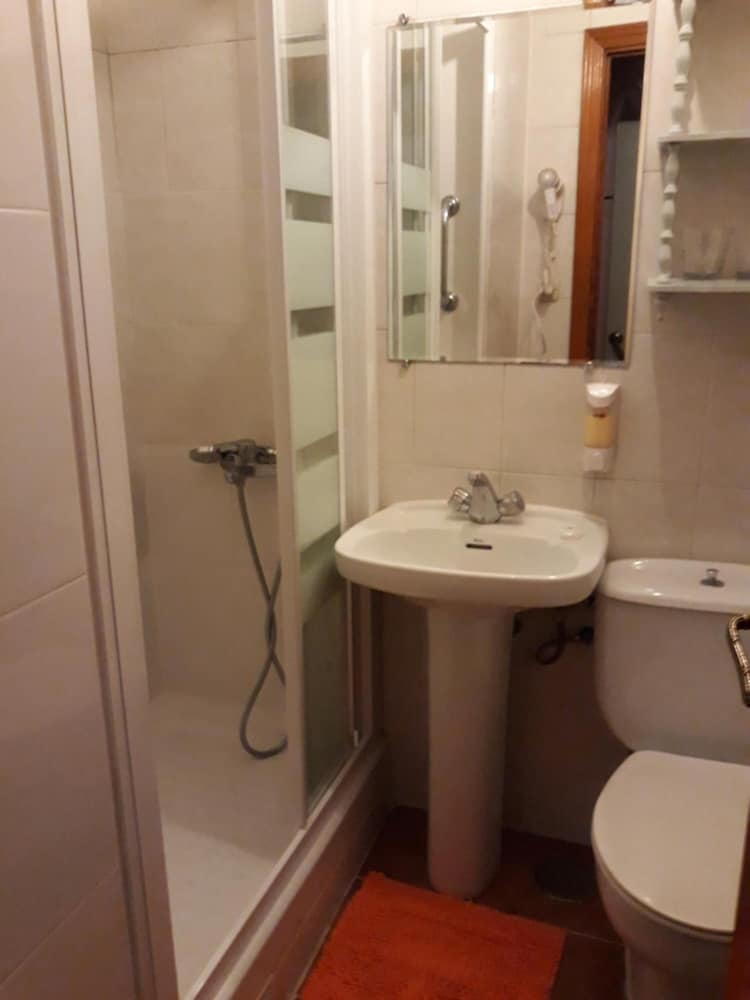 Hostal Fuentesol 13/28