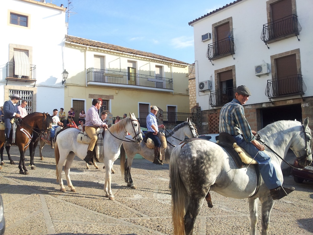 Palacio Guzmanes Hospederia Rural 57/64