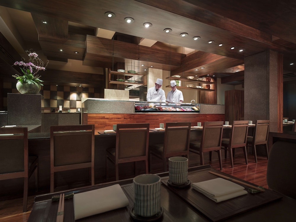 GRAND HYATT HONG KONG 54/69