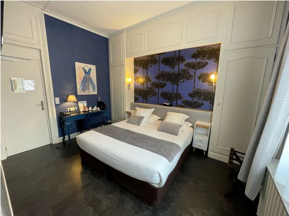 Comfort, Queen Bed