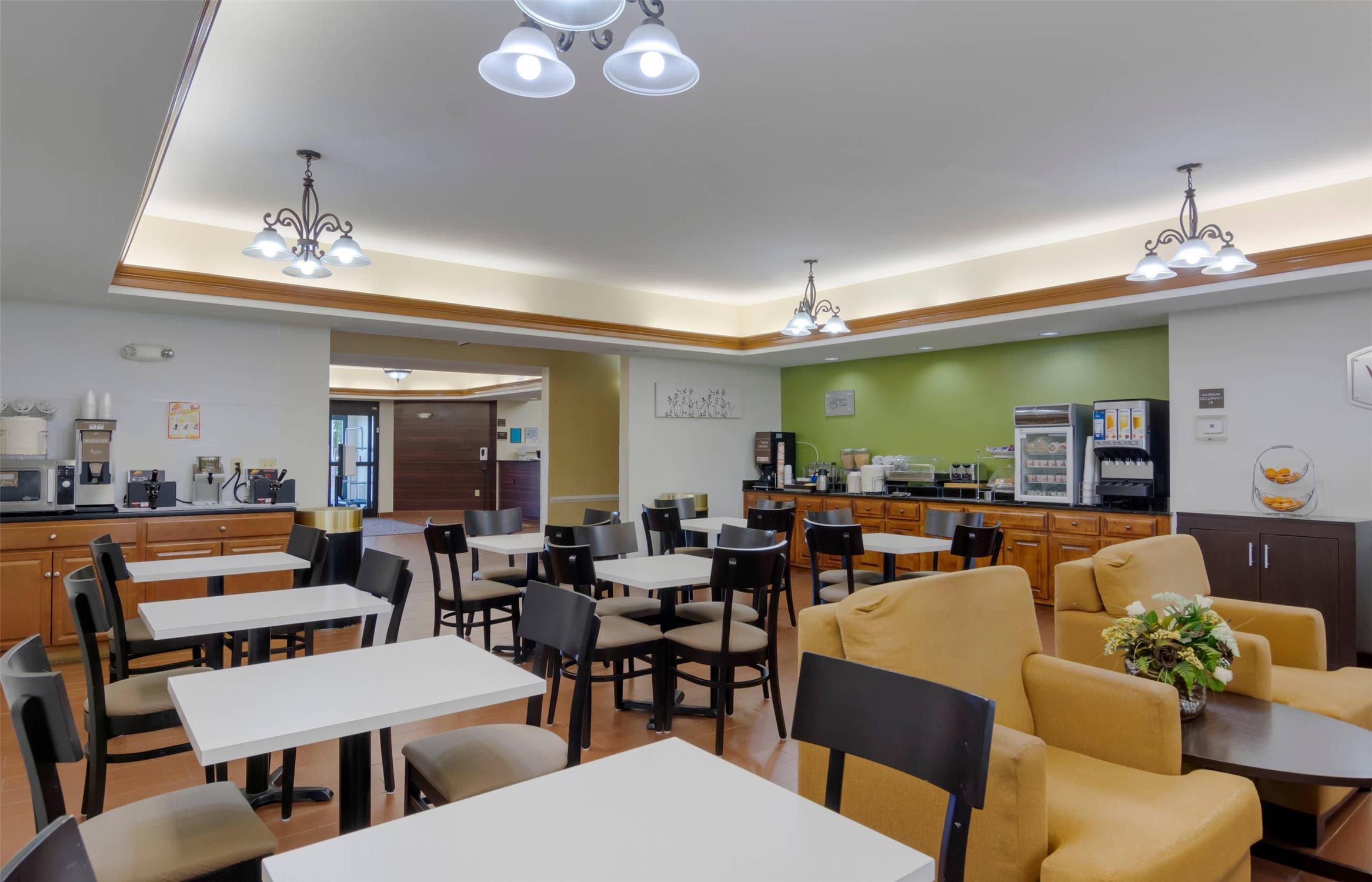 Sleep Inn & Suites Prince George near Fort Lee 25/31