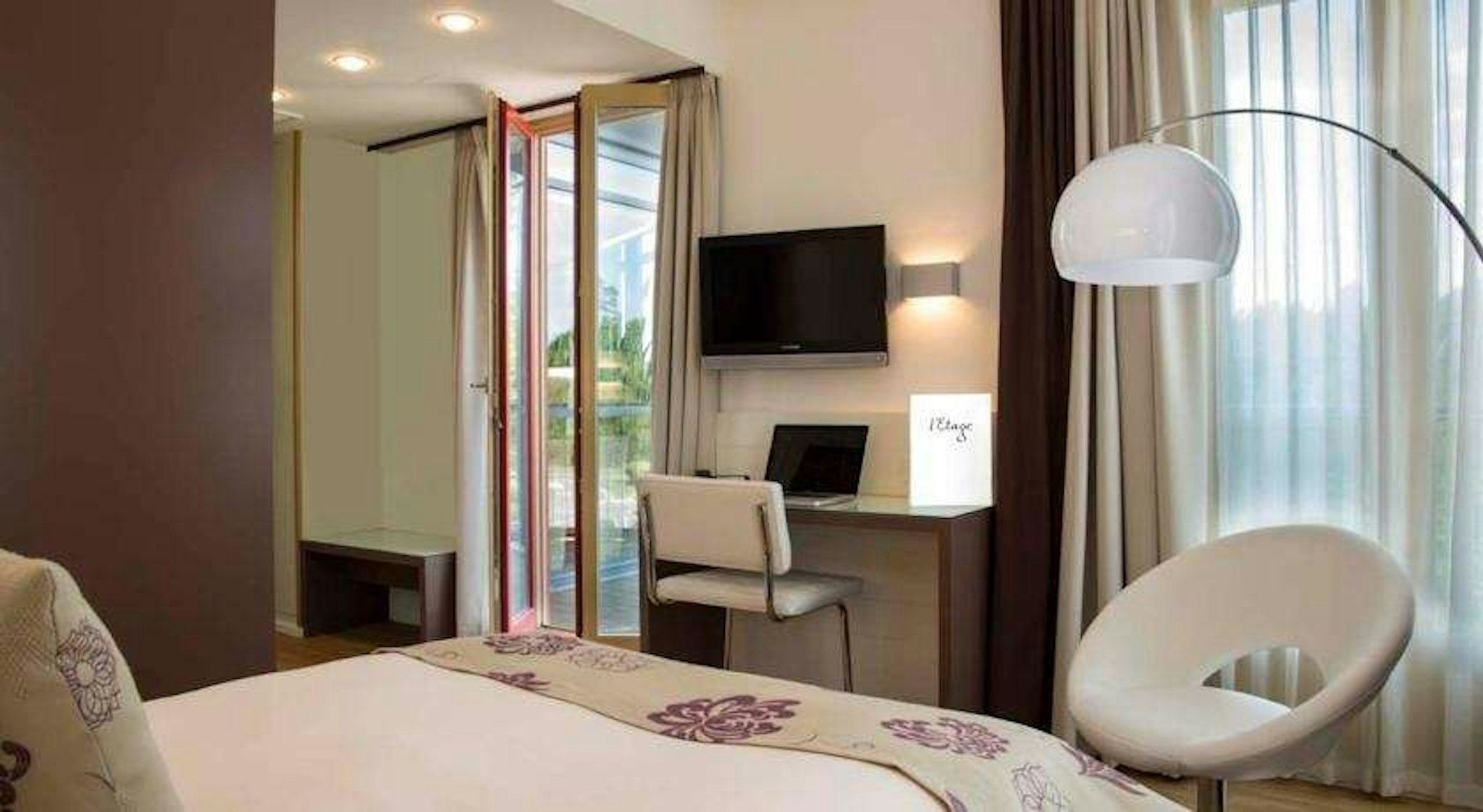 Hotel Simon Plaza 3/10