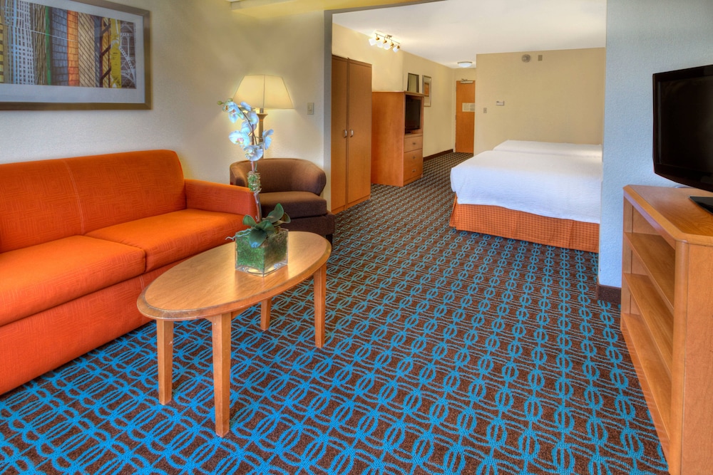 Fairfield Inn Suites Edmond 17/24