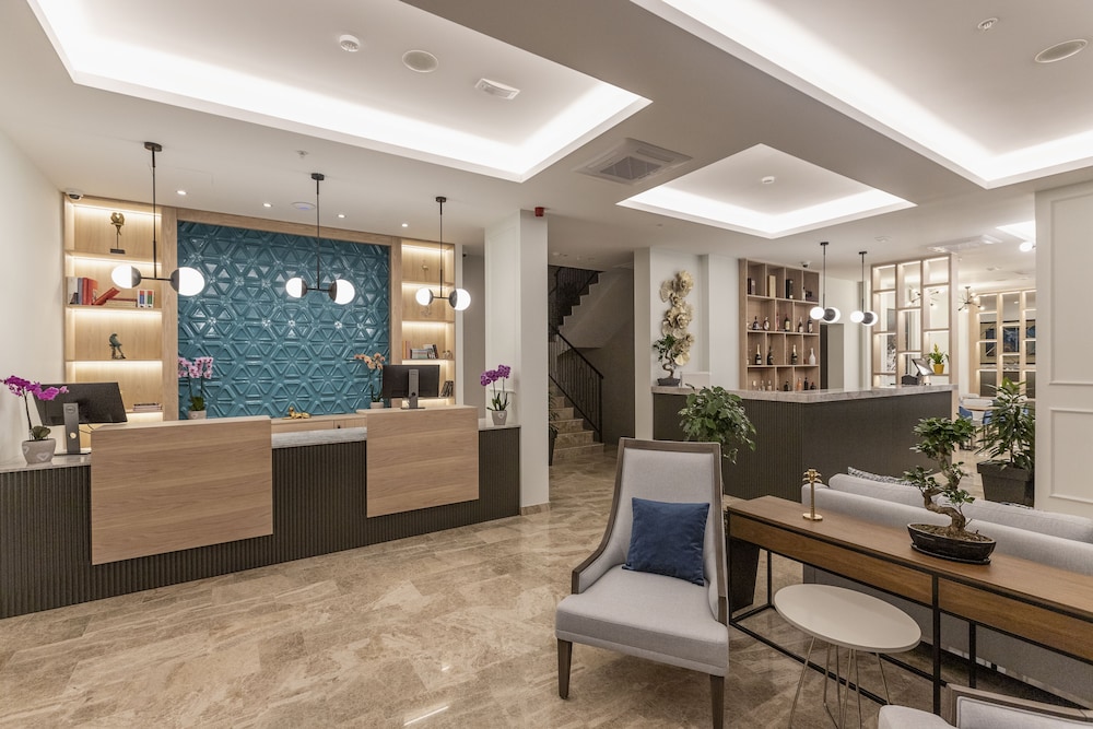 BOUTIQUE HOTEL MOMENTUM by Aycon 16/195