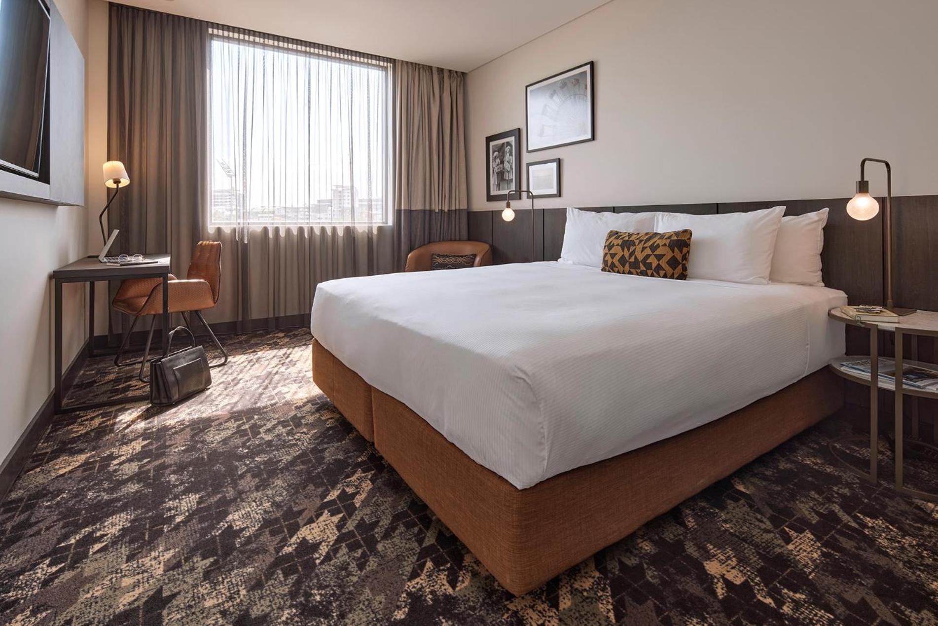 Deluxe, King Bed