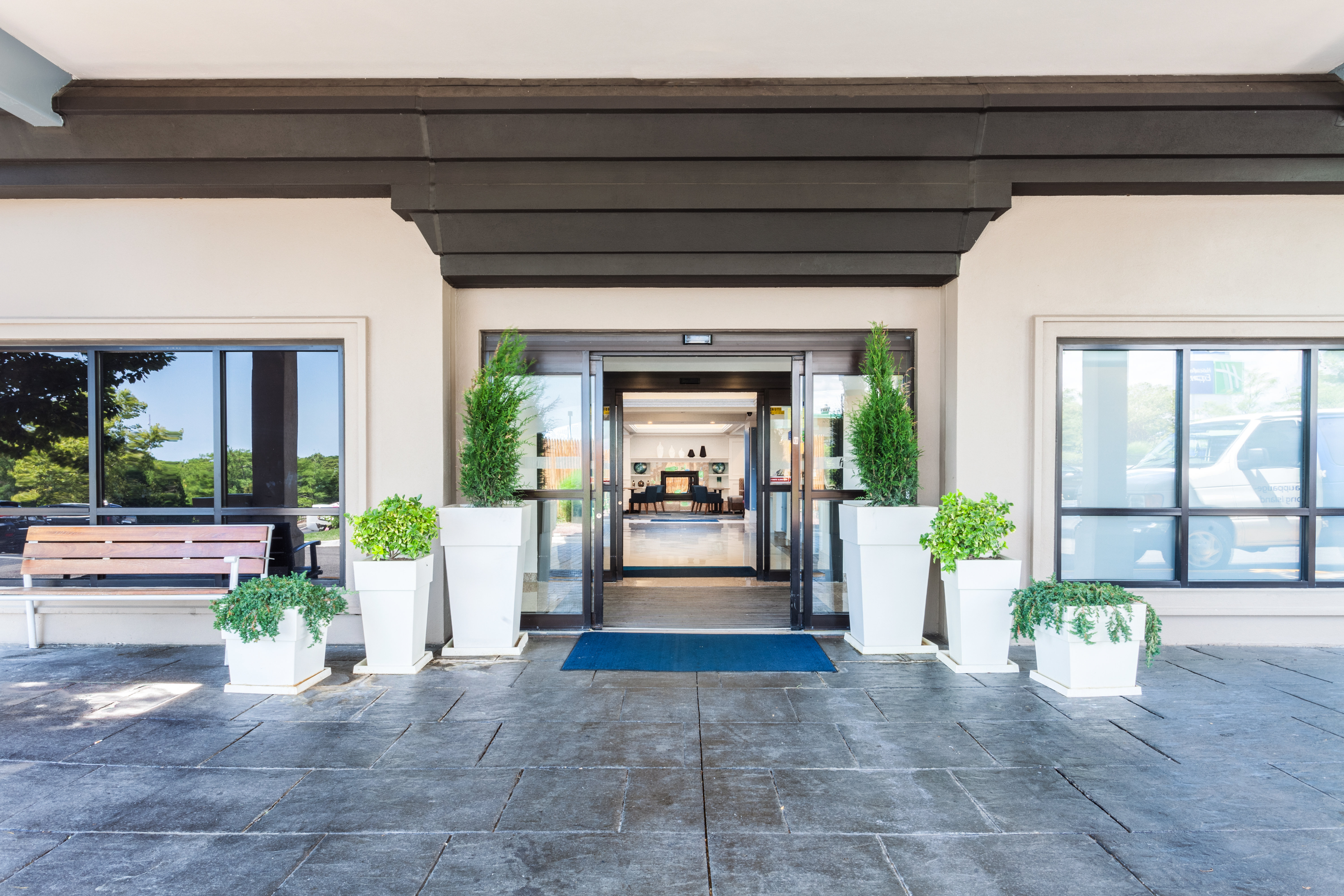 Holiday Inn Express Hauppauge-Long Island 5/66