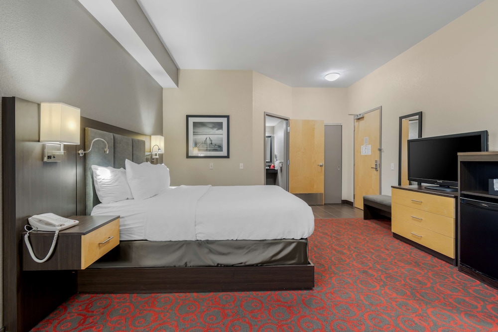 غرفة قياسية بسرير كوين مع أريكة لذوي الإعاقة، Best Western Plus Eastgate Inn Suites 2/5