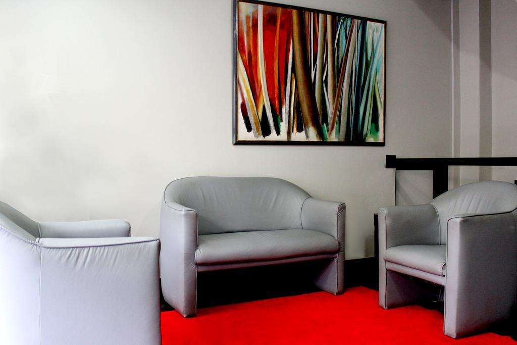 LA DEFENSE APART HOTEL 12/18
