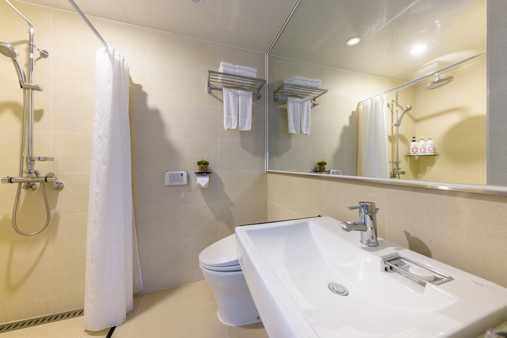 Shinshin Hotel Cheonjiyeon 52/54