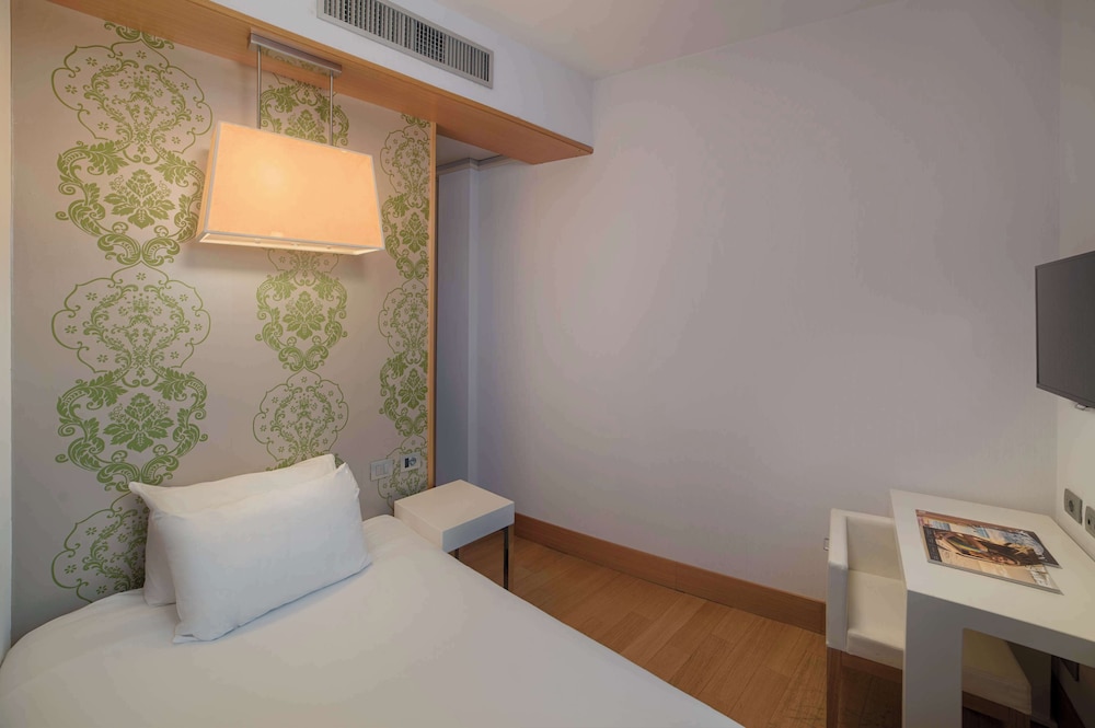 Hotel NH Genova Centro 18/47