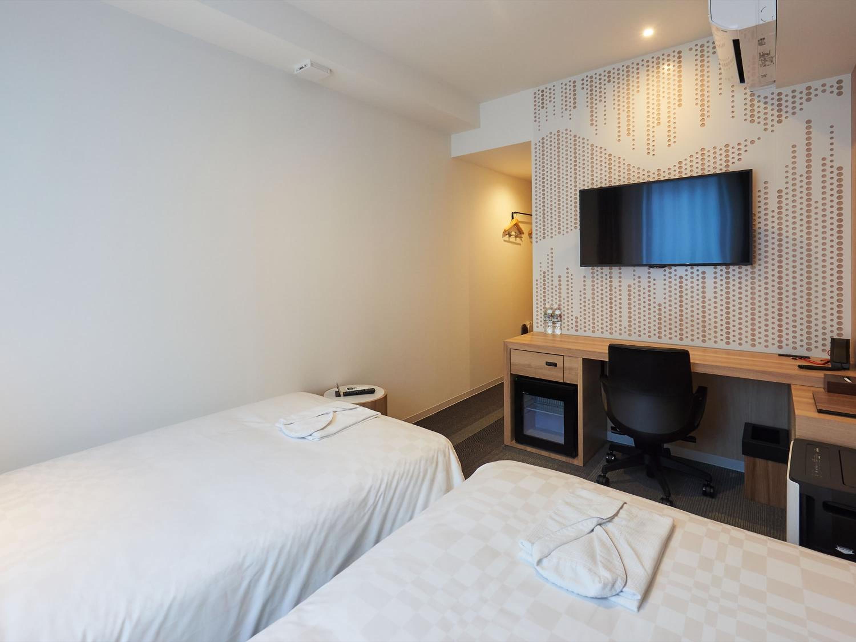 Room, Twin Beds