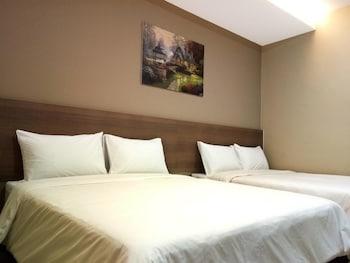 Room, Quadruple, No Window